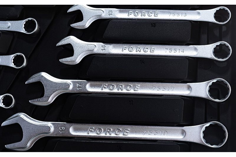 4821-5 Набор инструмента 1/4" & 1/2"  82пр.  6-ти гранный  FORCE 2
