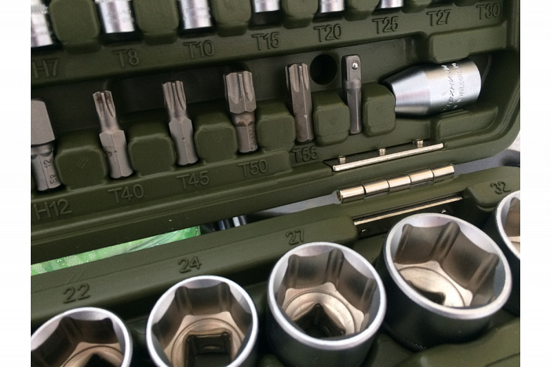 620794 Набор инструмента 1/4" & 1/2"  94пр. Дело техники 12